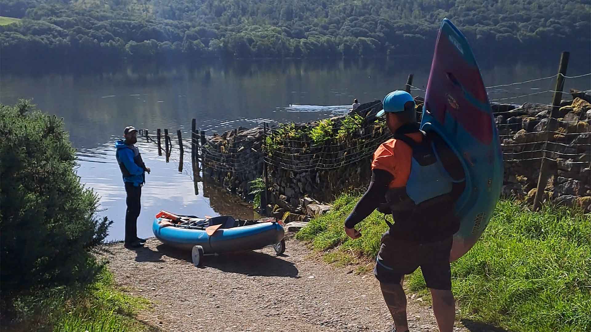 ef-blog-paddle-uk-coniston-on-the-way-to--the-waters-edge.jpg