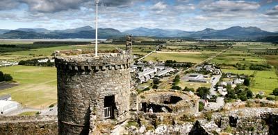 Crenelated battlements of Harlech Castle