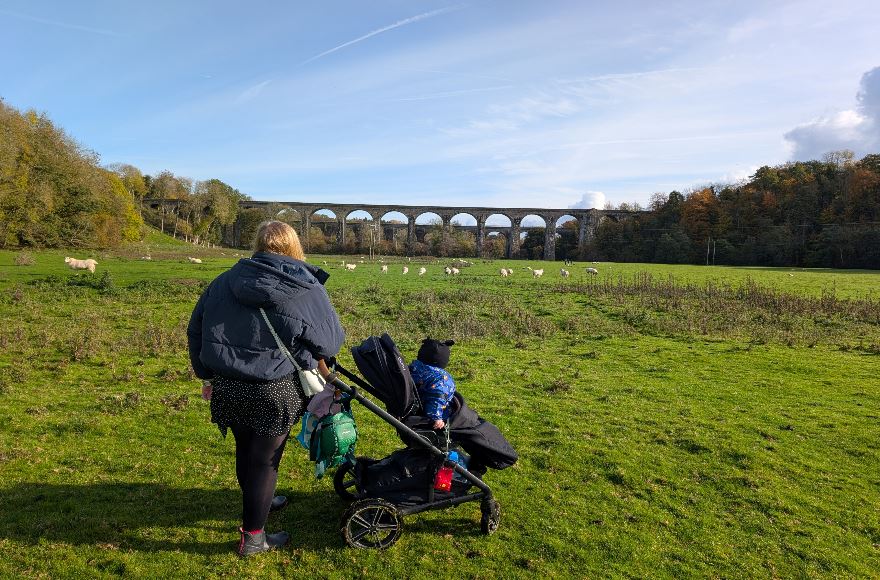 Mum and toddler admiring the view of Chirk aqueduct